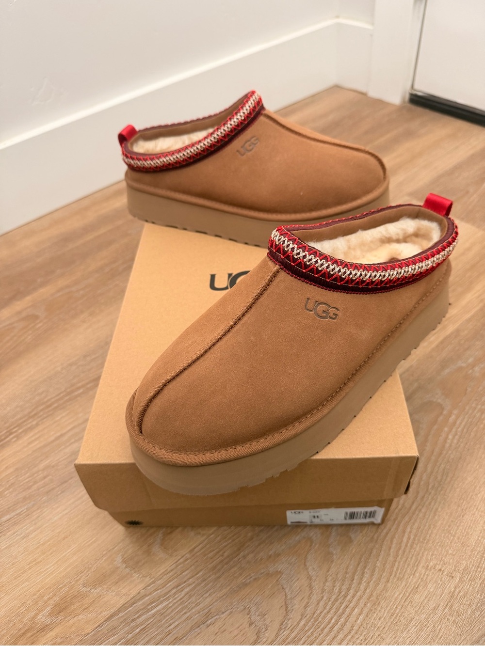 UGG Women’s Tazz II in Chestnut Brand New with Box